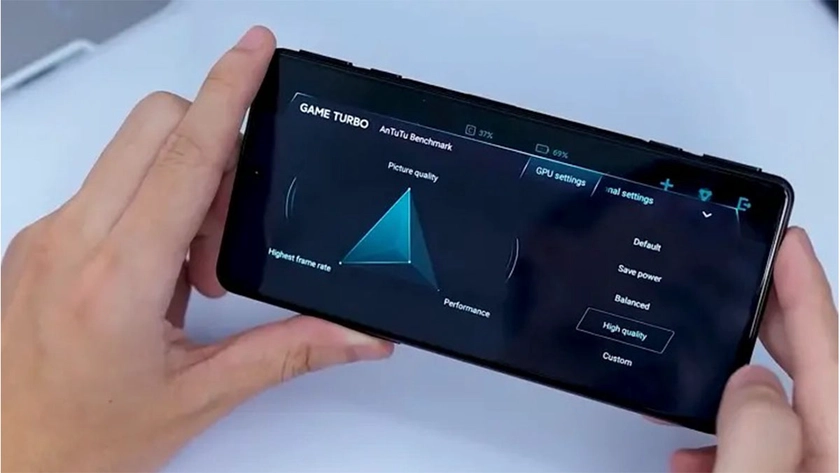 A nova versão do HyperOS Game Turbo 4 se concentra em aprimorar quatro áreas fundamentais: desempenho, interface de usuário, personalização e segurança.