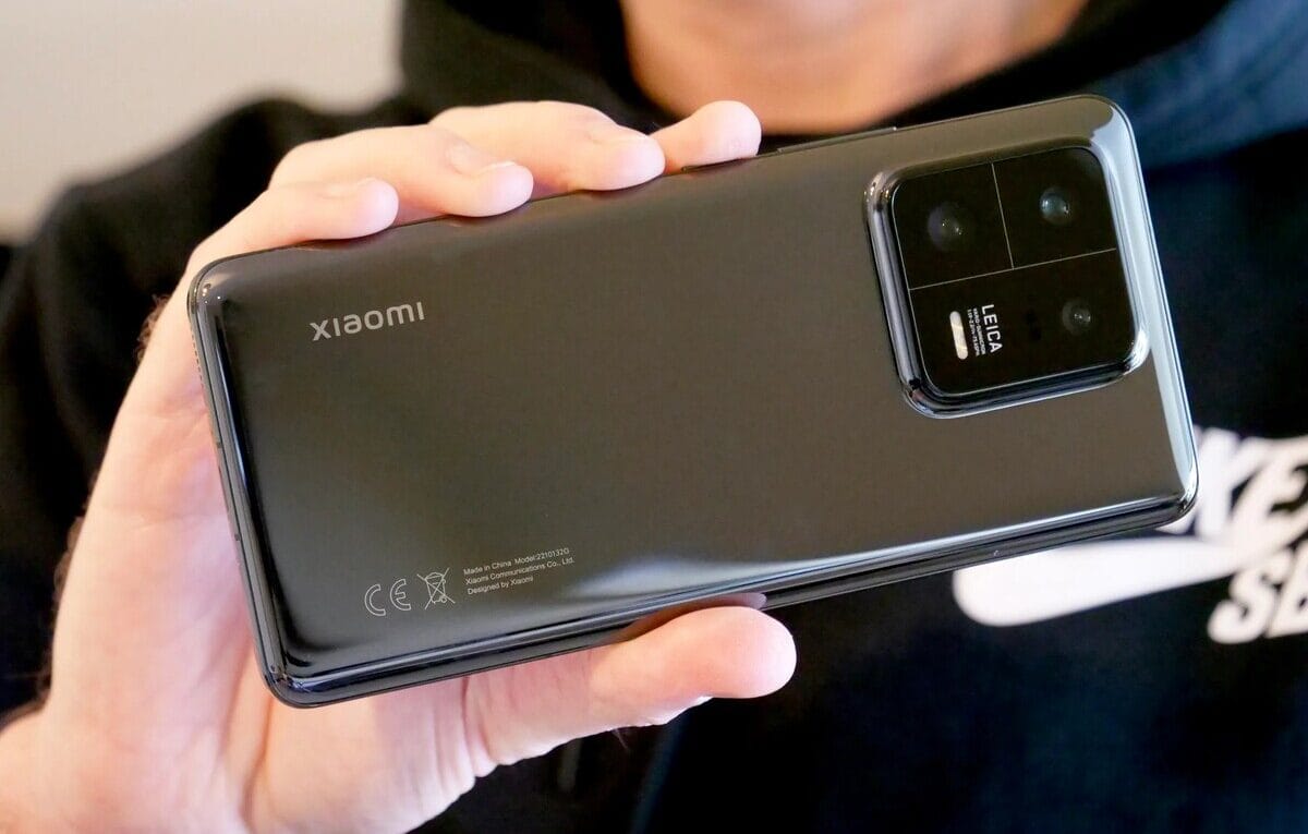 Confira se seu Xiaomi, Redmi ou Poco já pode receber a atualização parcial do HyperOS 2 ou 2.1 via OTA. Veja a lista completa de dispositivos, novidades e como atualizar manualmente.