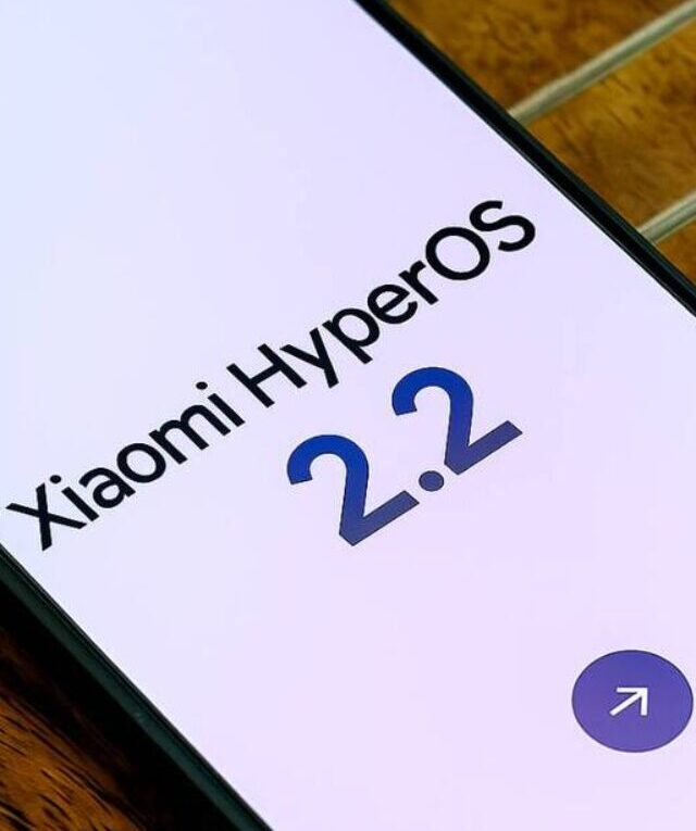 Tela de smartphone exibindo o logo 