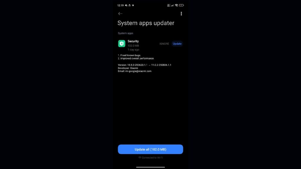 A tela de um smartphone mostrando uma atualização para o aplicativo de segurança do sistema HyperOS 2.2, com a versão 11.0.2 e um botão para atualizar.
