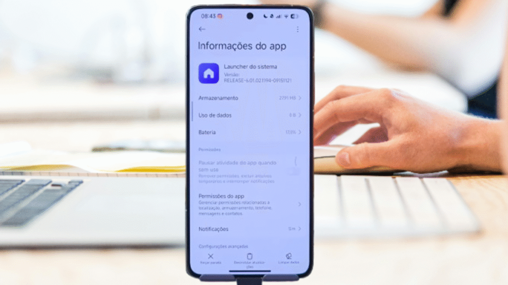 Tela de informações do aplicativo exibindo detalhes da nova versão do HyperOS Launcher 3 em um smartphone Xiaomi.