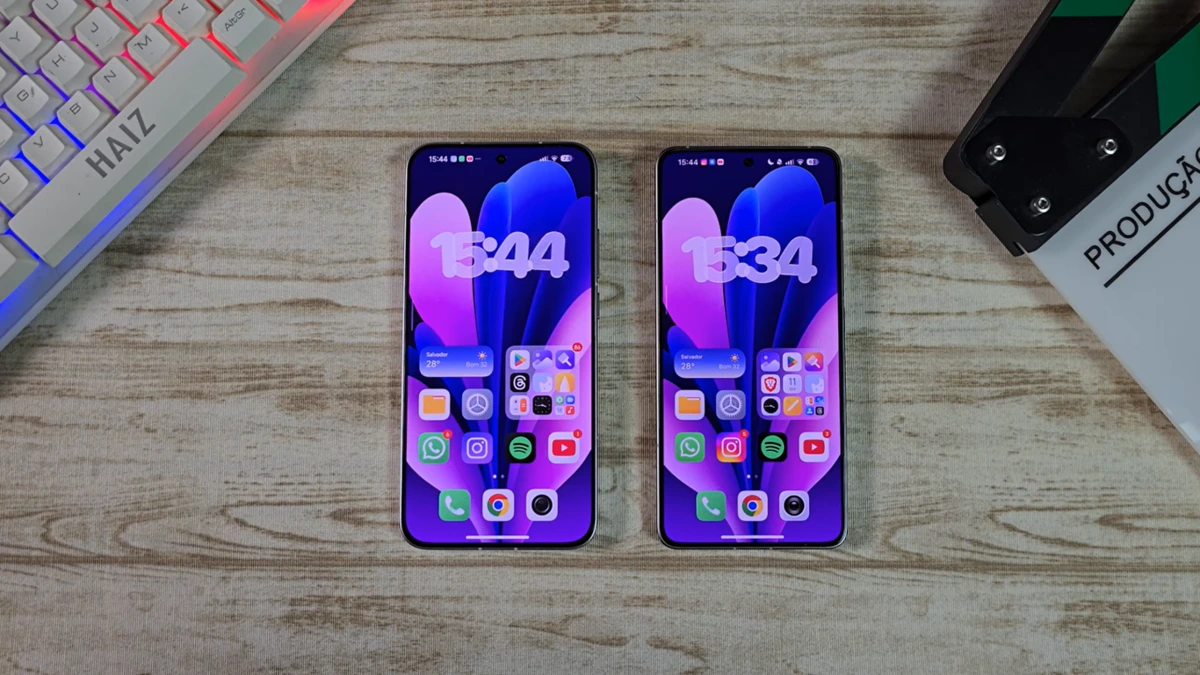 HyperOS Launcher VS Poco Launcher – Tudo Que Você Precisa Saber 1 Comparação de tela inicial HyperOS Launcher e Poco Launcher em dois smartphones lado a lado.