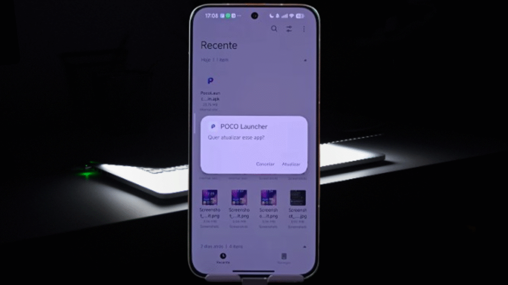 Tela de smartphone exibindo a atualização do aplicativo Poco Launcher com opção para instalar a nova versão.