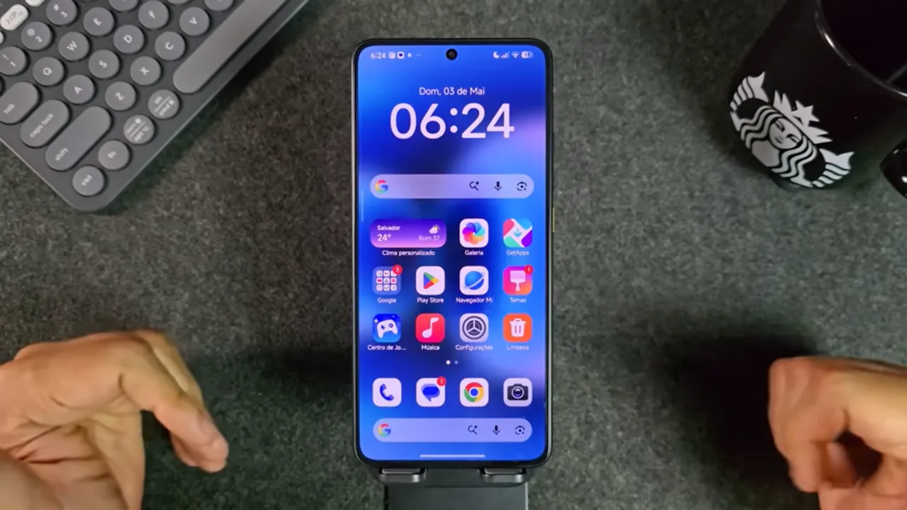 O novo widget da HyperOS 3.1 chegou quieto. Sem anúncio bombástico, sem notificação, sem destaque nenhum. A Xiaomi simplesmente colocou ali e foi embora. E sabe quantas pessoas estão sabendo disso? Pouquíssimas. Eu sei porque passei horas vasculhando fóruns, grupos e comentários — e praticamente ninguém estava falando sobre isso. Então resolvi trazer tudo aqui, do zero, com calma, sem complicar.